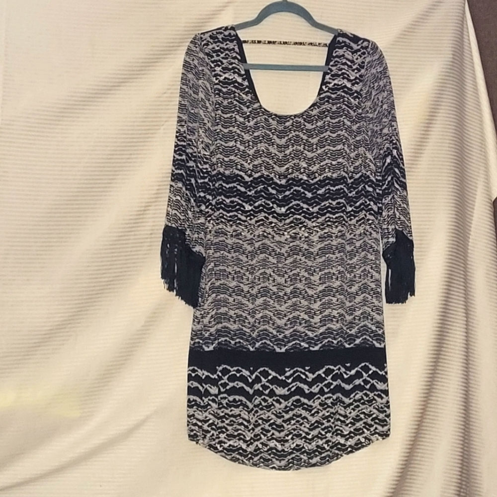 Karen Kane black white tassels on sleeves MED
